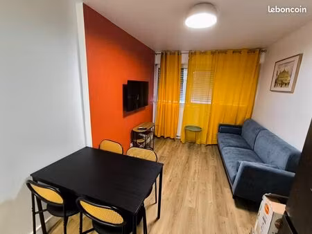 t2 rénové – meublé – parking inclus – 28 m² – clés en main