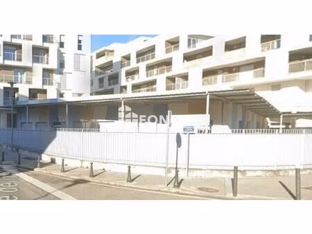 investisseurs ! a 10mn a pied de la gare de poissy studio vendu loue