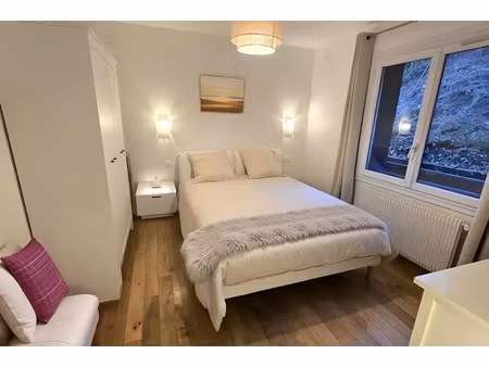 location meublée appartement 2 pièces 46 m² à versailles (78000)  1 320 €