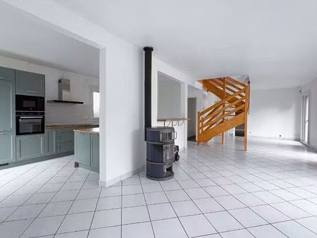 maison à vendre à 15 minutes au sud d'angers proche commerce - 4 chambres dont une vie de.