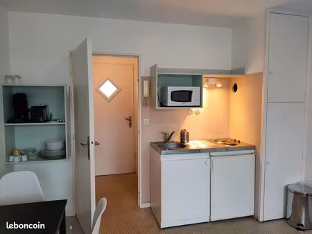 studio meublé avec balcon à cherbourg octeville