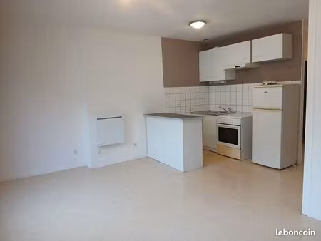 appt -t2 -50m2 proche ts commerces