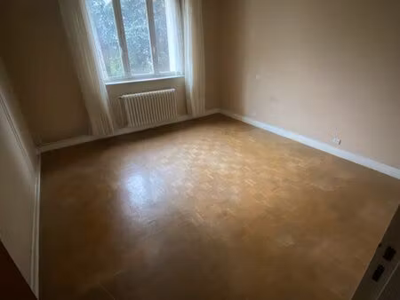 à vendre – f2 à rénover – chamalières