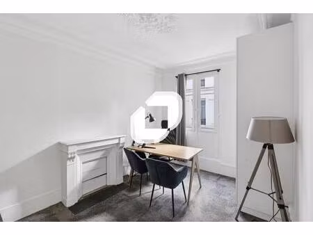 a proximité du champs-de-mars