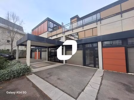 location bureau sevres 92310