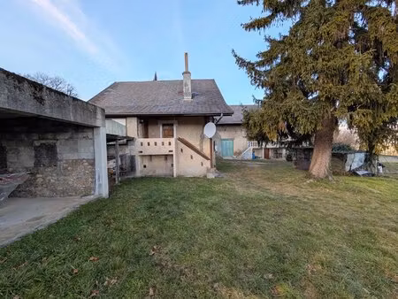 ensemble de 2 maisons à vendre avec vignes sur apremont ( 73190 )
