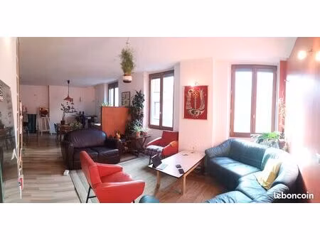 f4 colline crêt de roch hypercentre à louer