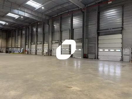 entrepôt proche n104 à louer