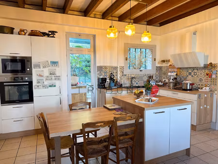 proche d'agen maison en pierre avec vue dominante