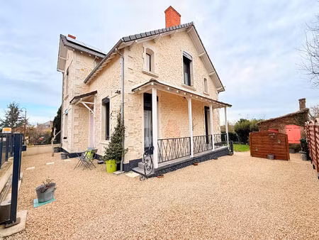 maison de caractère en pierre à verrieres