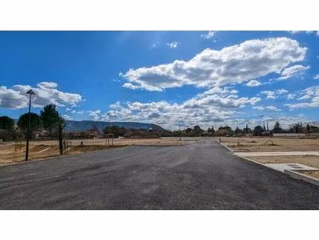 terrain constructible viabilisé à vendre