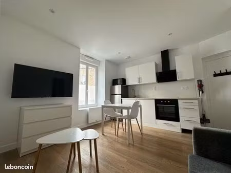 appartement meublé rénové – 520 cc