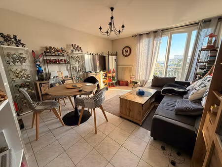 appartement type 2 à deux pas de l'hôpital bretonneau