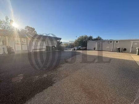 local d'activités à vendre