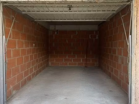 garage fermé et sécurisé