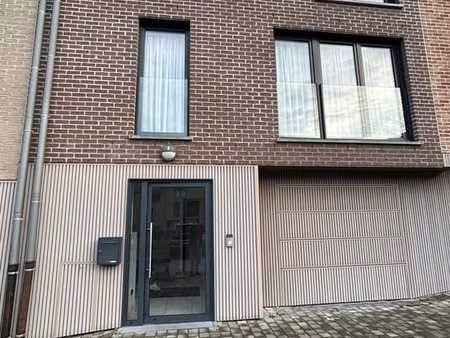 maison dans agréable quartier familial