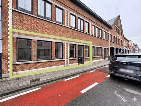 à louer : local commercial (75m²) à wolvertem - récemment r
