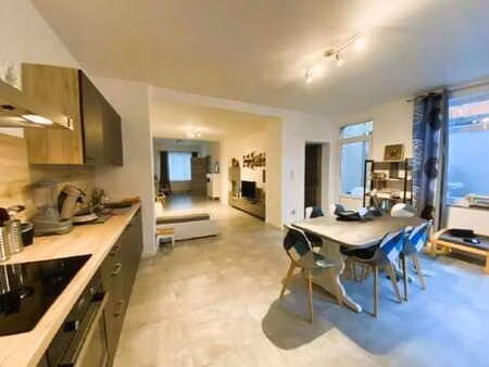 ?le roeulx – maison rénovée avec terrasse et jardinet