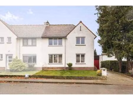 maison à rénover dans le quartier résidentiel kriekenbos