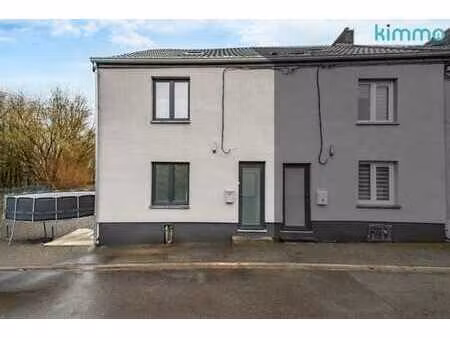 spacieuse maison 3 facades avec 3 chambres et jardin