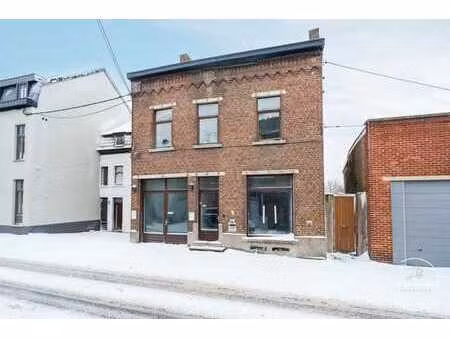 immeuble mixte avec de grands volumes !