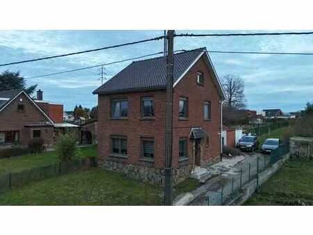 maison 4 façades dans un quartier calme