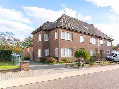 spacieuse maison rénovée avec espace professionnel