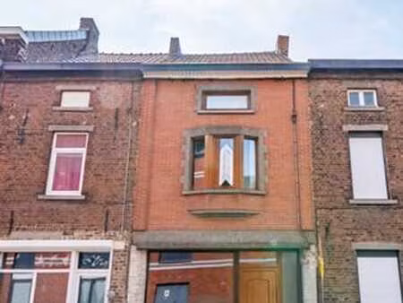 maison +- 129m² sur 1a90 avec accès deux rues. 3/4 chambres.