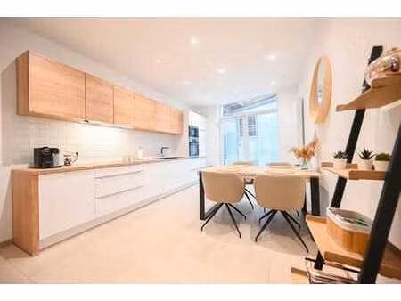 maison rénovée avec entrepôt !