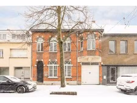 maison de maître au centre de beerse