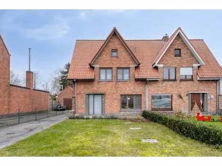 maison semi-ouverte avec grand jardin à stalhille