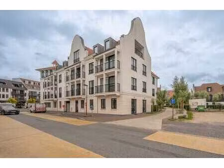 une propriété d'angle très bien exposée à duinenwater