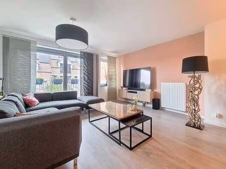 agreable et lumineuse maison unifamiliale de 160 m² en excel