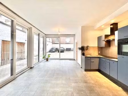 gelijkvloers appartement - 3 kamers - parking - terras