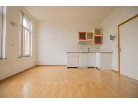 studio sur la place de la gare de binche