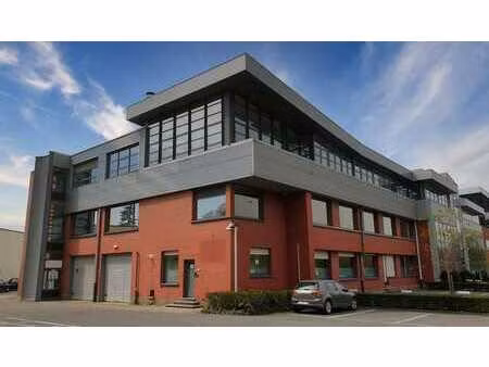 espace de bureau rénové à louer dans le centre dionysius km