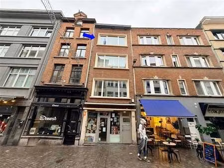 appartement meublé d'une chambre à coucher dans un emplaceme