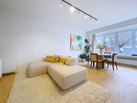 appartement au rez-de-chaussée avec jardin sud-ouest et plac