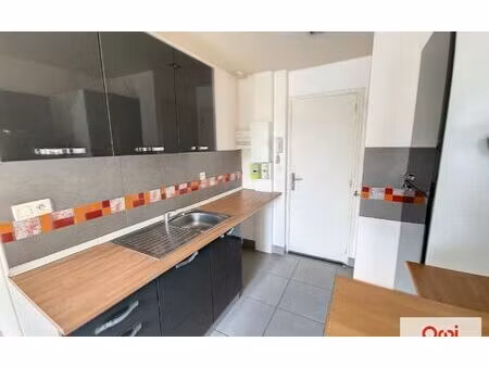 location appartement  33 m² t-2 à montluçon  342 €