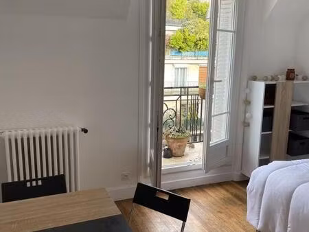 location appartement 1 pièce 27 m² à paris 15 (75015)