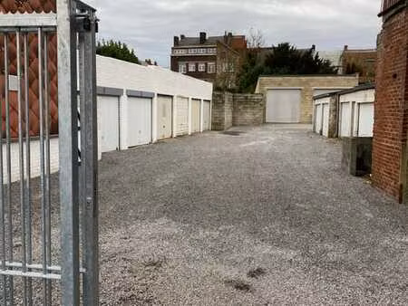 ensemble de 14 garages individuel