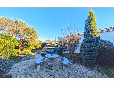 maison valréas 69 m² t-4 à vendre  192 000 €