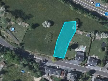 très beau terrain à bâtir de plus de 1100m²