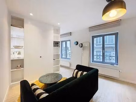 quartier châtelain - appartement meublé 1ch i peb c+