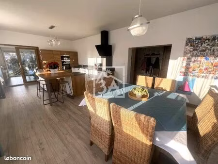 maison 8 pièces 164 m²