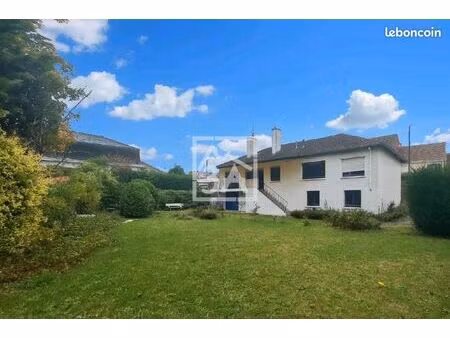 maison 8 pièces 128 m²