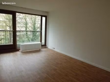 studio 1 pièce 24 m²