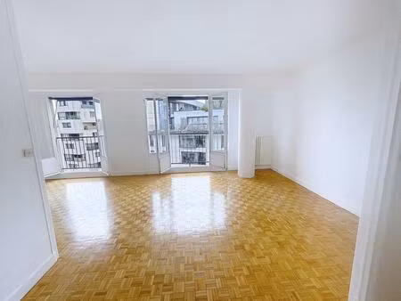 paris 15ᵉ - appartement à fort potentiel en bon état