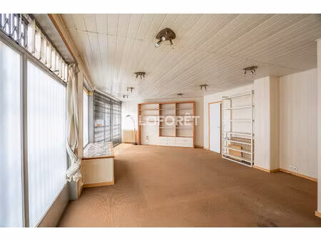 local commercial avec cave * angle de rue * brancion / parc georges brassens