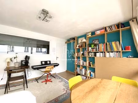 rue eugene carrière  appartement très lumineux avec balcon